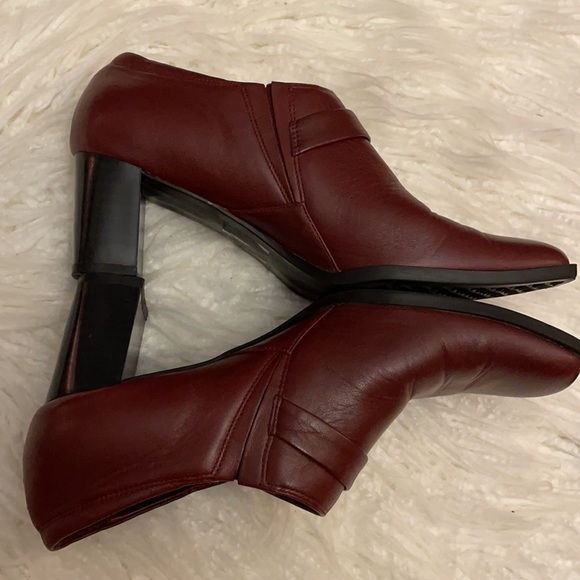 Aerology by Aerosoles Saylor sz 8 maroon slip on square toe fall boots booties - Picture 3 of 6